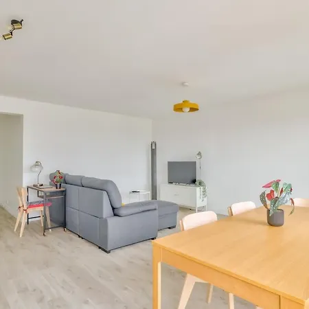 Vandrezanne 1 Stylish 2 Bed Views 公寓 *