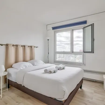 Vandrezanne 1 Stylish 2 Bed Views *