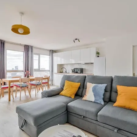 Vandrezanne 1 Stylish 2 Bed Views *