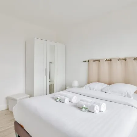 Apartment Vandrezanne 1 Stylish 2 Bed Views
