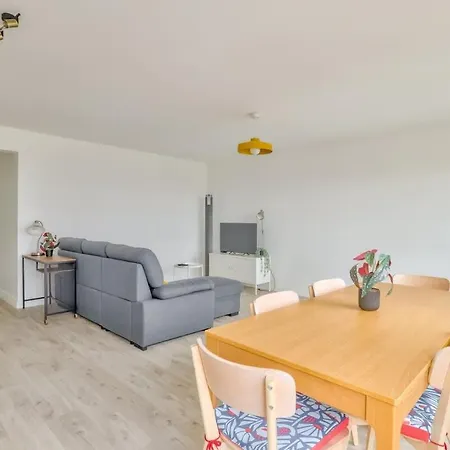 Vandrezanne 1 Stylish 2 Bed Views Apartment *