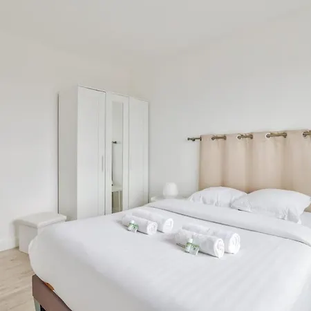 Apartment Vandrezanne 1 Stylish 2 Bed Views