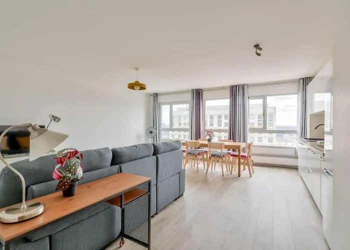Vandrezanne 1 Stylish 2 Bed Views Paris